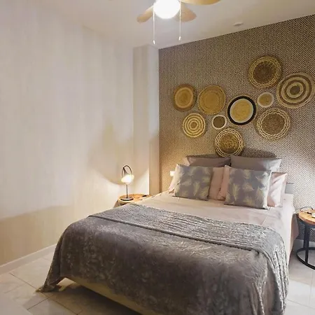 Apartment La Maison D 'isa Rdc Meze
