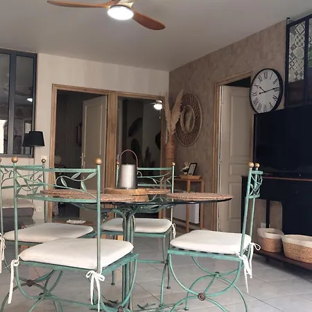 Apartment La Maison D 'isa Rdc Meze